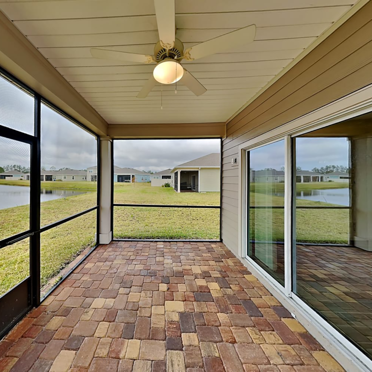 Screened-in lanai