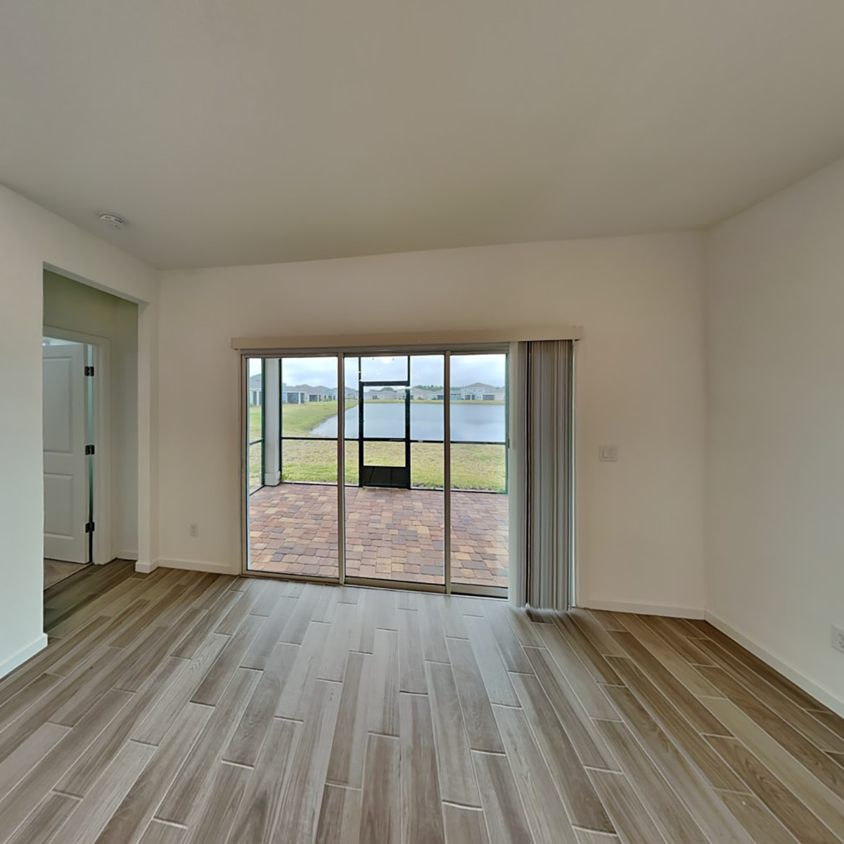 Screened-in lanai
